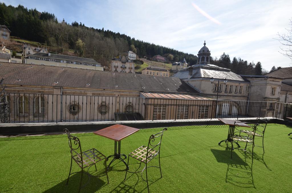 L'Empereur, Sa Femme Et Le Petit Prince Plombieres-les-Bains Luaran gambar
