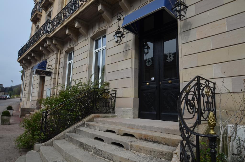 L'Empereur, Sa Femme Et Le Petit Prince Plombieres-les-Bains Luaran gambar
