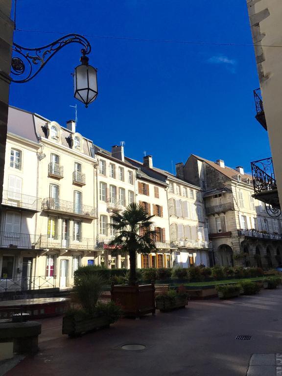 L'Empereur, Sa Femme Et Le Petit Prince Plombieres-les-Bains Luaran gambar